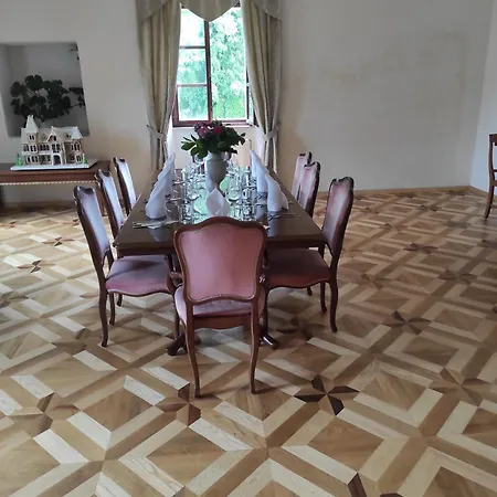 Grad Tustanj Bed & Breakfast Moravce