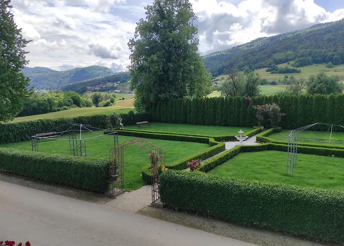 Bed & Breakfast Grad Tustanj 3*